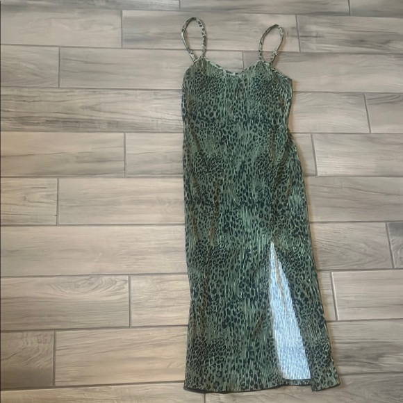 Forever 21 | Dresses | Forever 2 Green Slip Midi Dress Spaghetti Strap | Poshmark Forever 21 | Dresses | Forever 2 Green Slip Midi Dress Spaghetti Strap | Poshmark